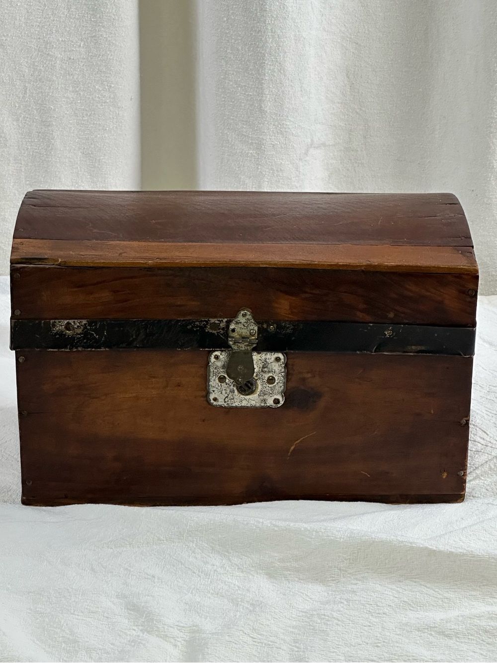 Antique 1930’s Wooden Dome Top Storage Box Floral Lined Child’s Keepsake Trunk